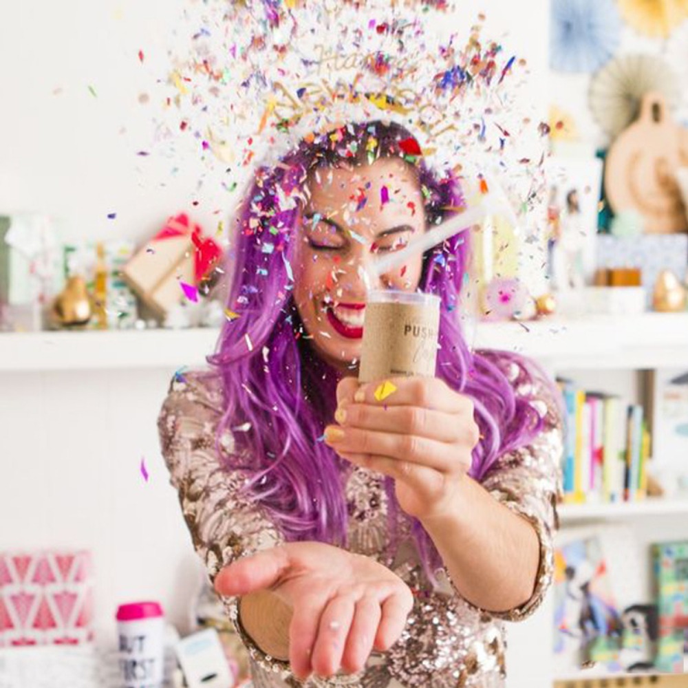 誕生日や結婚式のギフト用の丸い紙吹雪 - Confetti Cannon Tube のレビューと価格